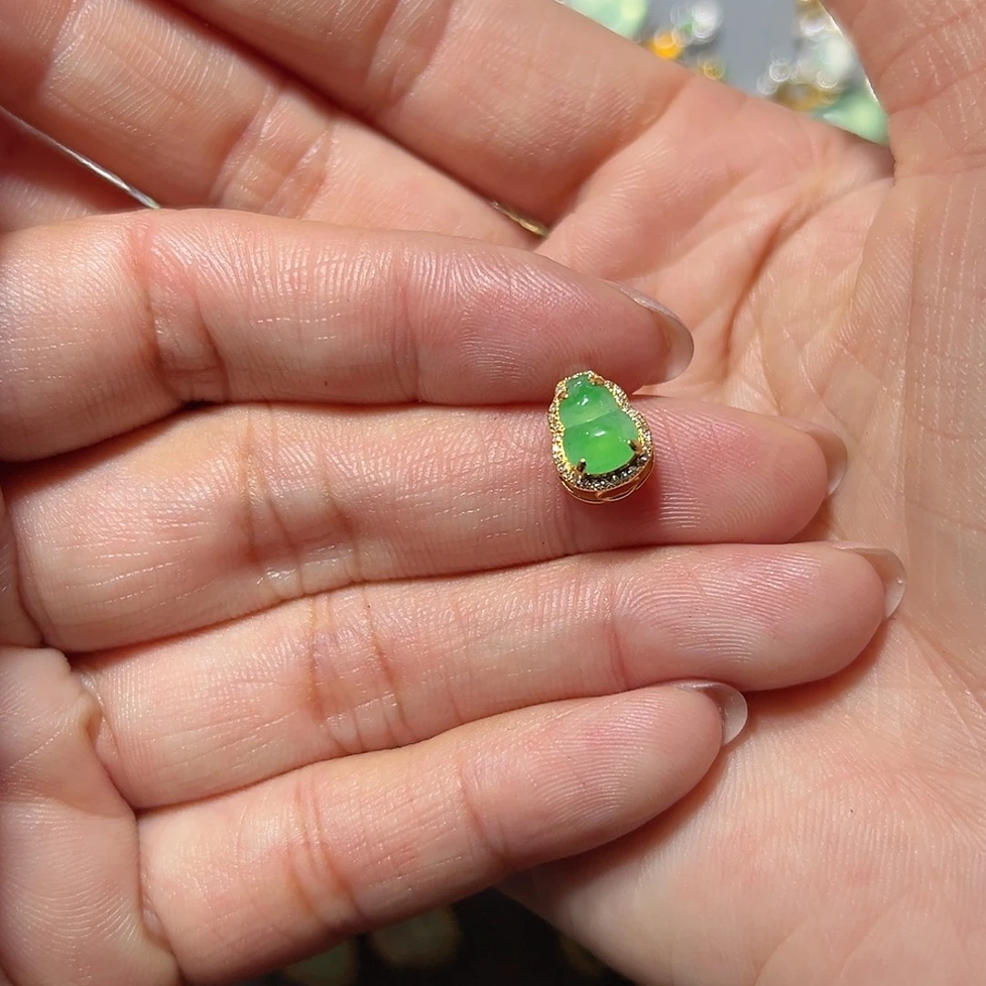 f***g翡翠18K金镶嵌颈饰