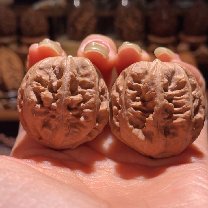 文玩核桃吊坠小八棱38