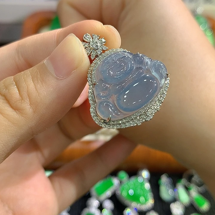 翡翠18K金镶嵌颈饰佛公