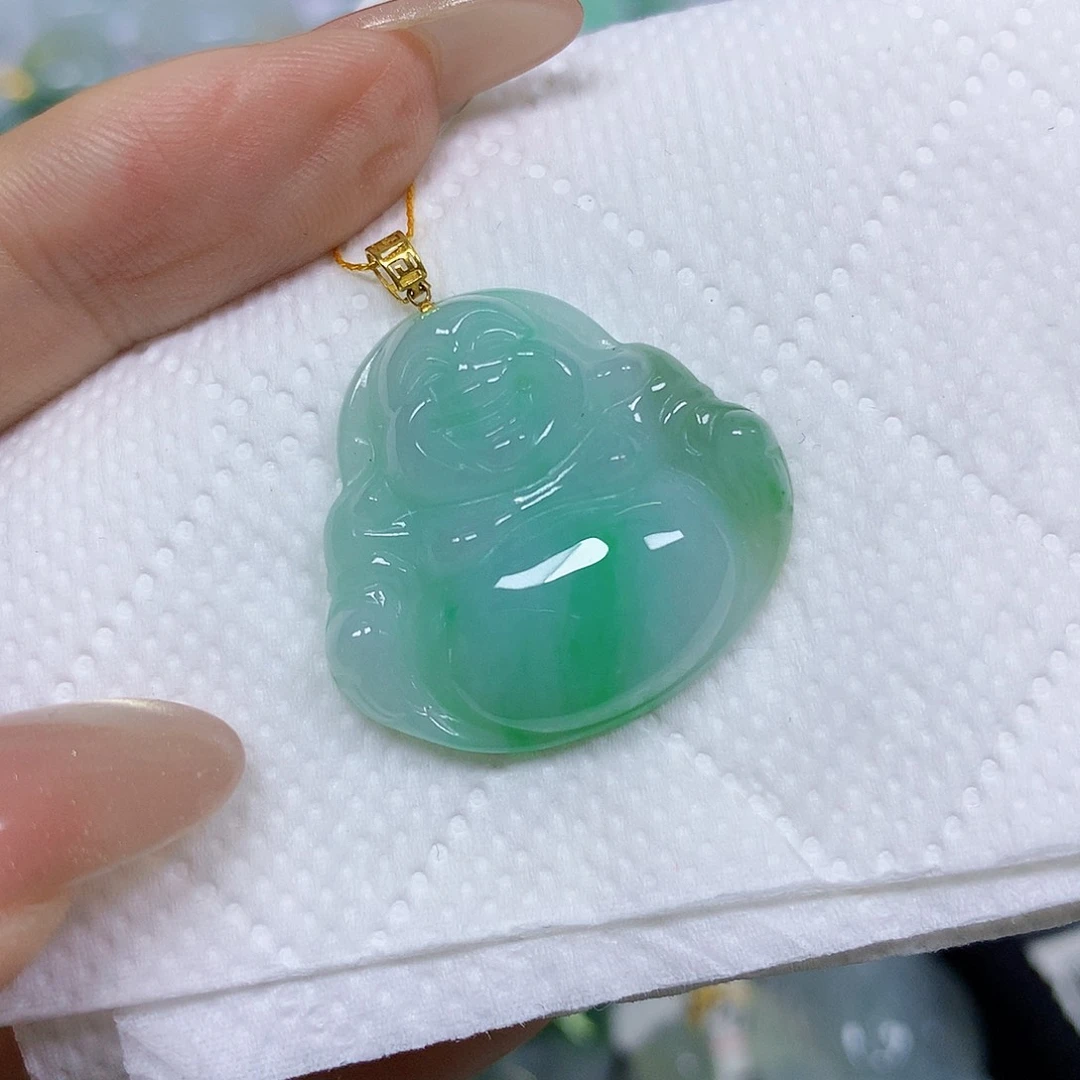 颈饰18K金镶嵌翡翠挂件