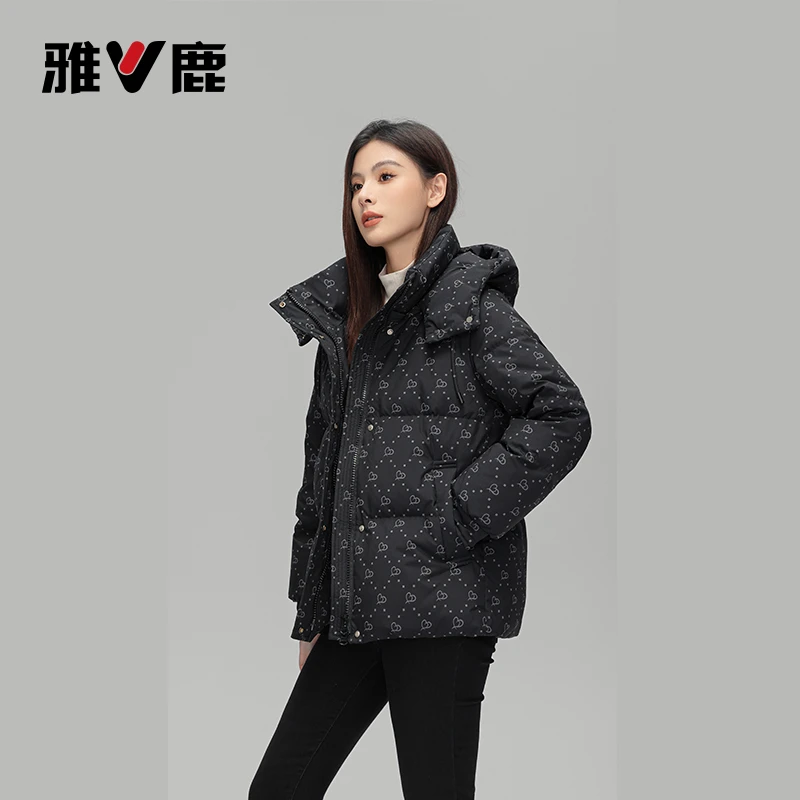 V/雅鹿户外时尚休闲老花系列宽松保暖高品质90白鸭绒羽绒服女