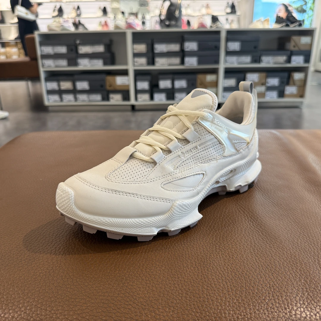 Ecco爱步25新款登山女鞋防水透气防滑耐磨户外健步BIOM踪迹803323