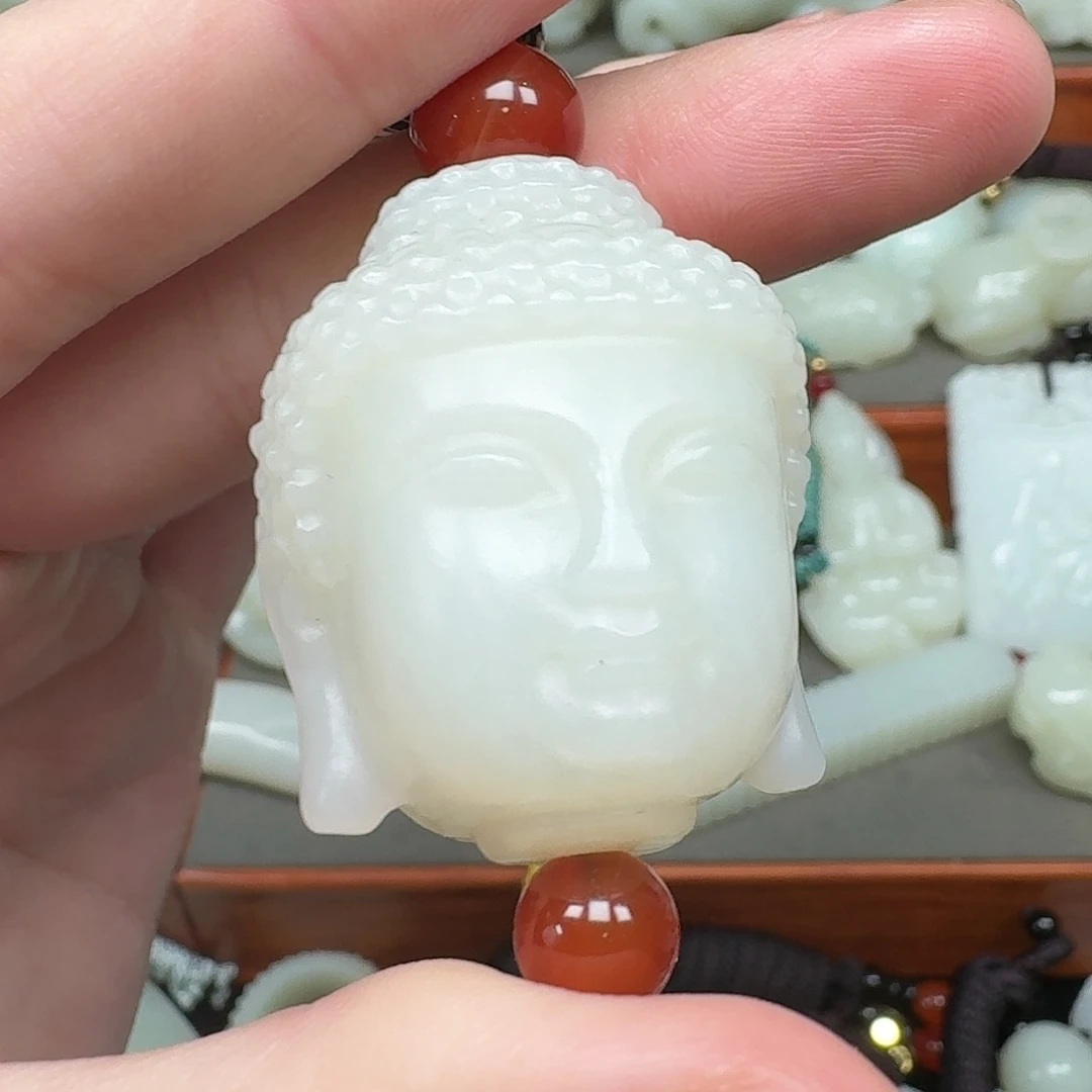 ****嘟和田玉未镶嵌把件