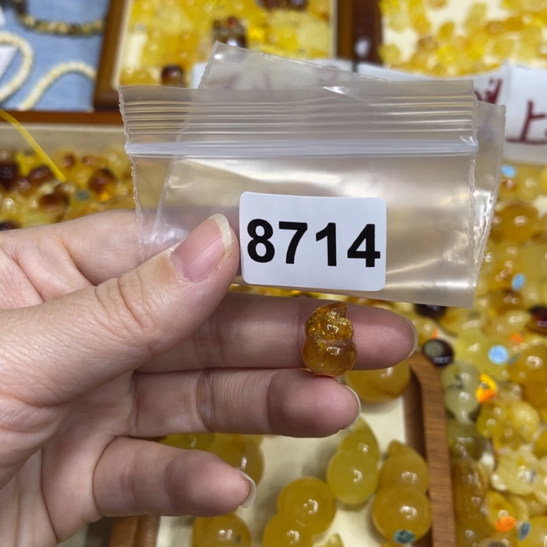 琥珀珠宝奇石未镶嵌