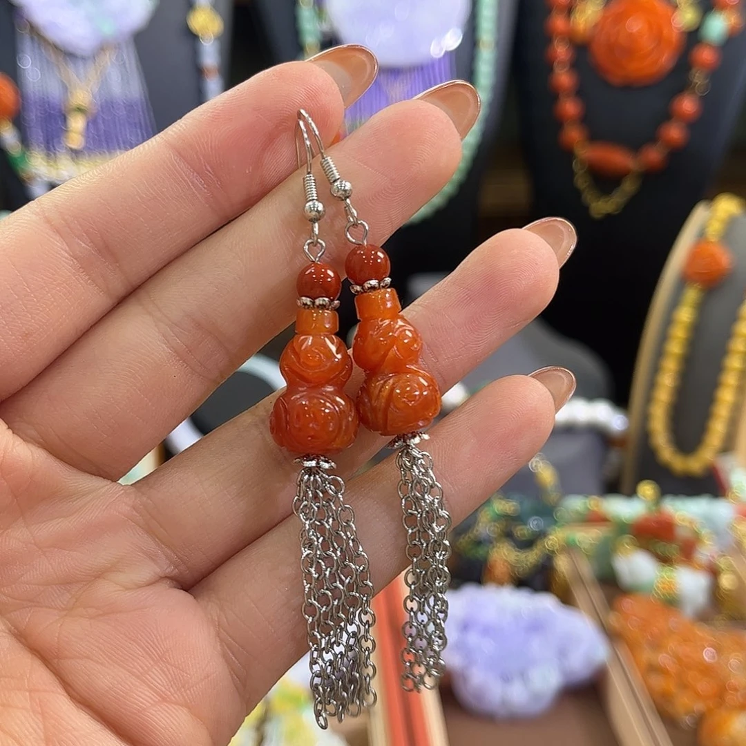 翡翠未镶嵌颈饰炸