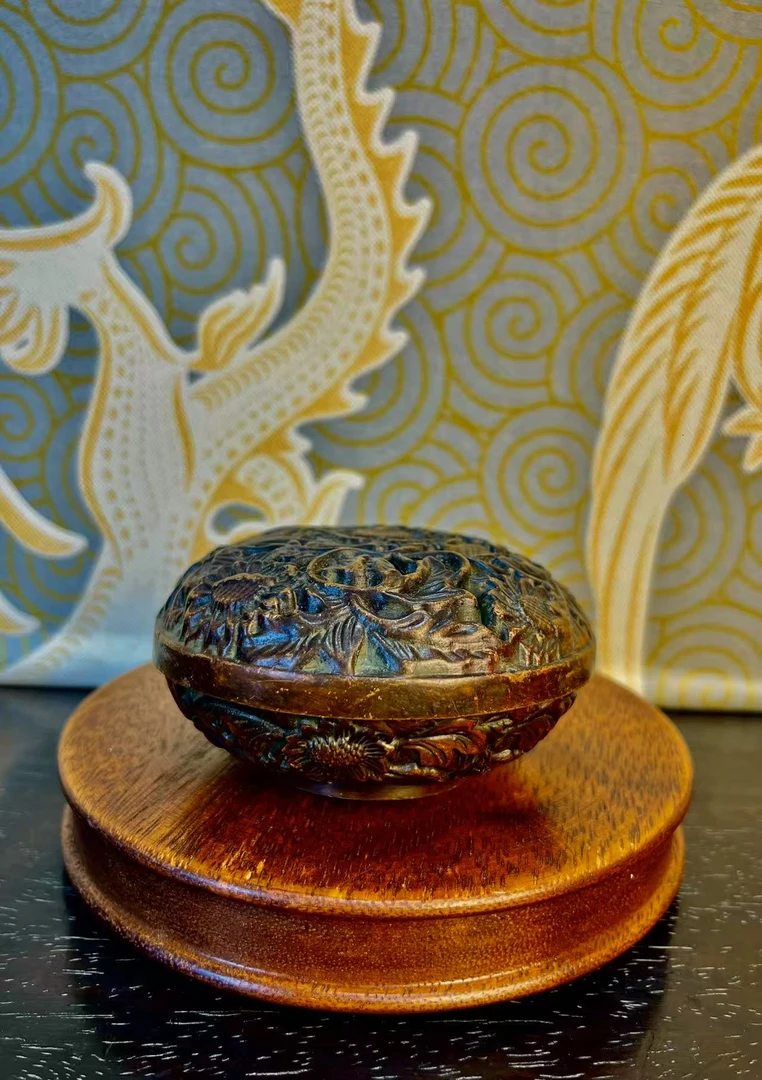 【闪购链接】铜镂空圆熏香炉