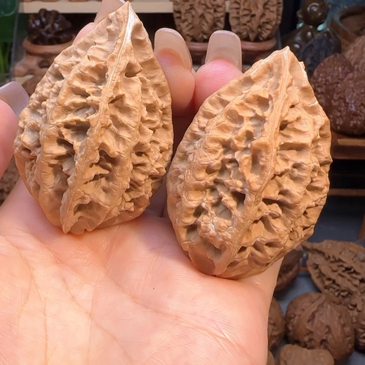 文玩核桃把件四楞塔尖3