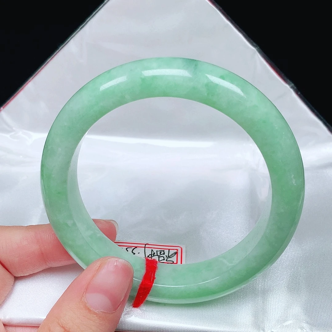 翡翠未镶嵌手镯正圈56