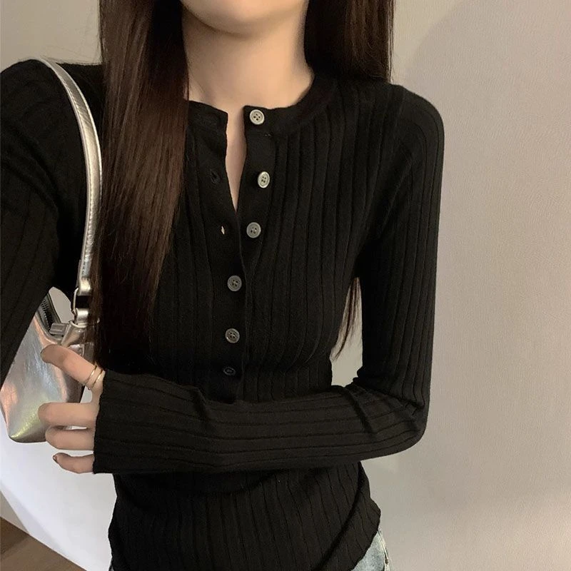 韩系修身纽扣坑条长袖针织衫女春季2025新款显瘦打底百搭简约上衣