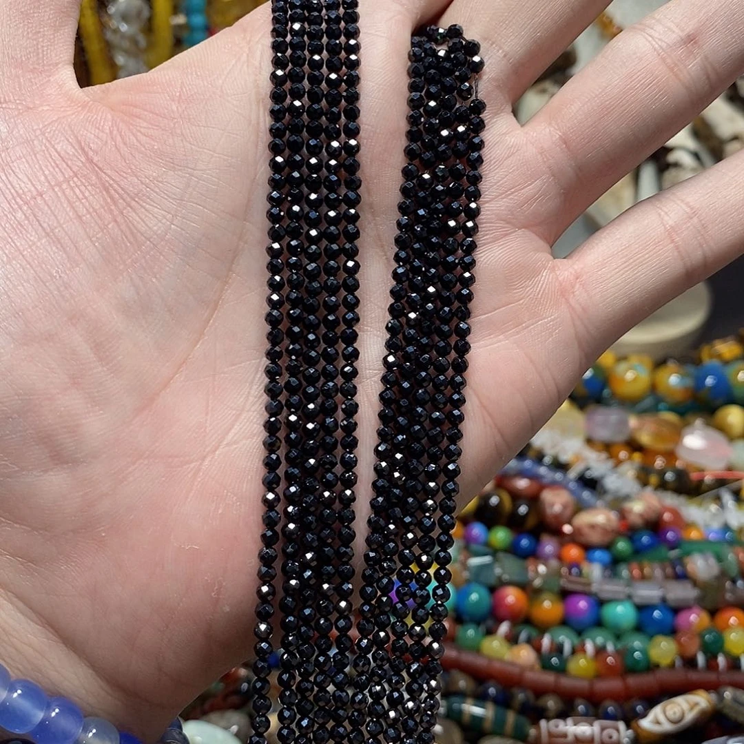 石英质玉未镶嵌，黑尖晶切面3mm，