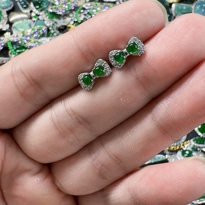 翡翠颈饰未镶嵌天然A货翡翠放漏