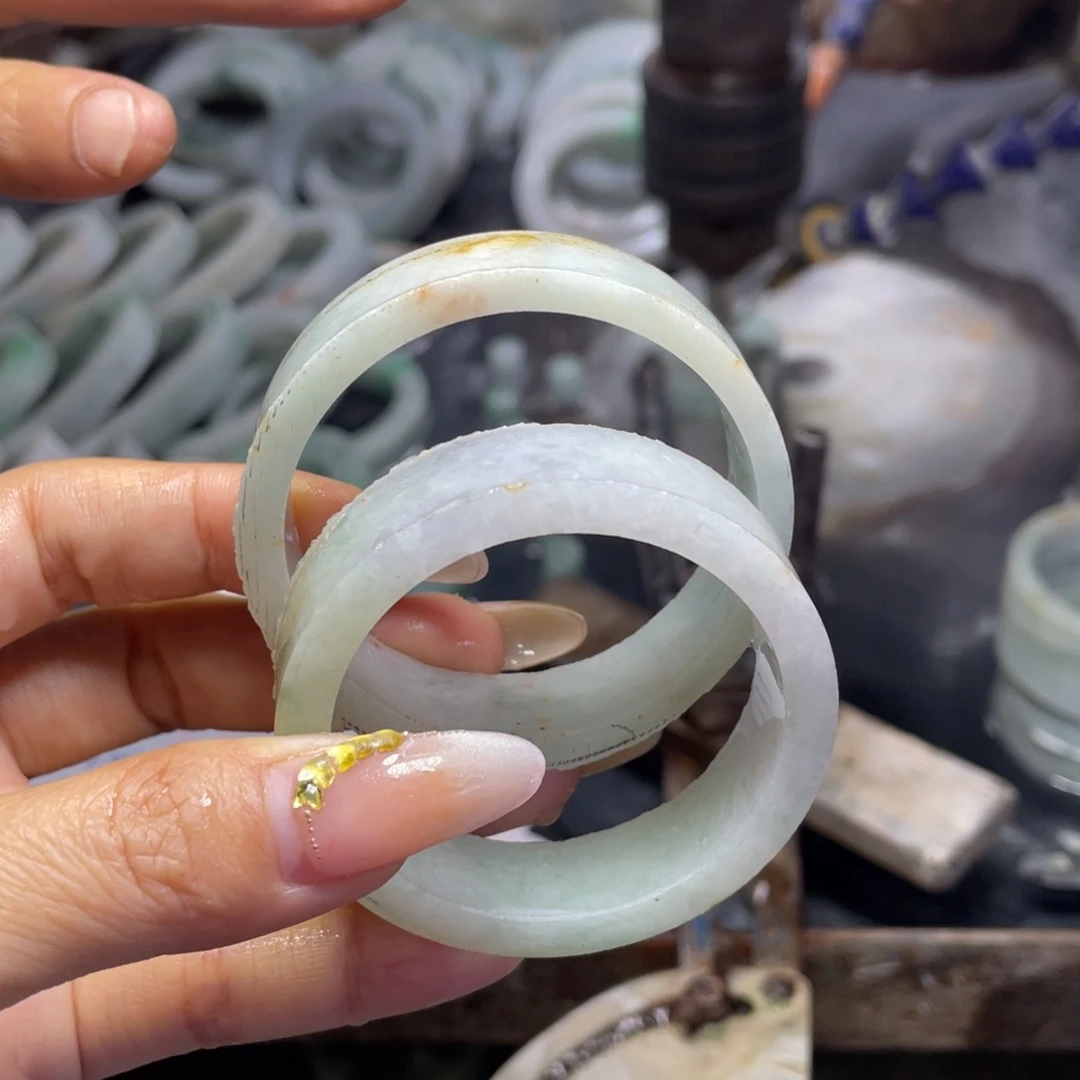 未镶嵌定制翡翠童镯