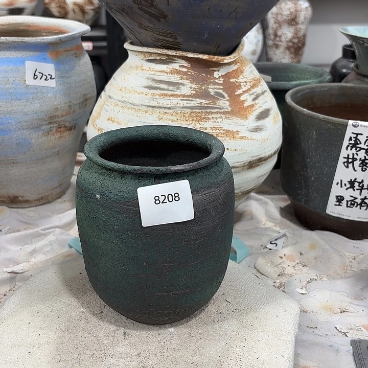 摆件高15，口9，有孔8208