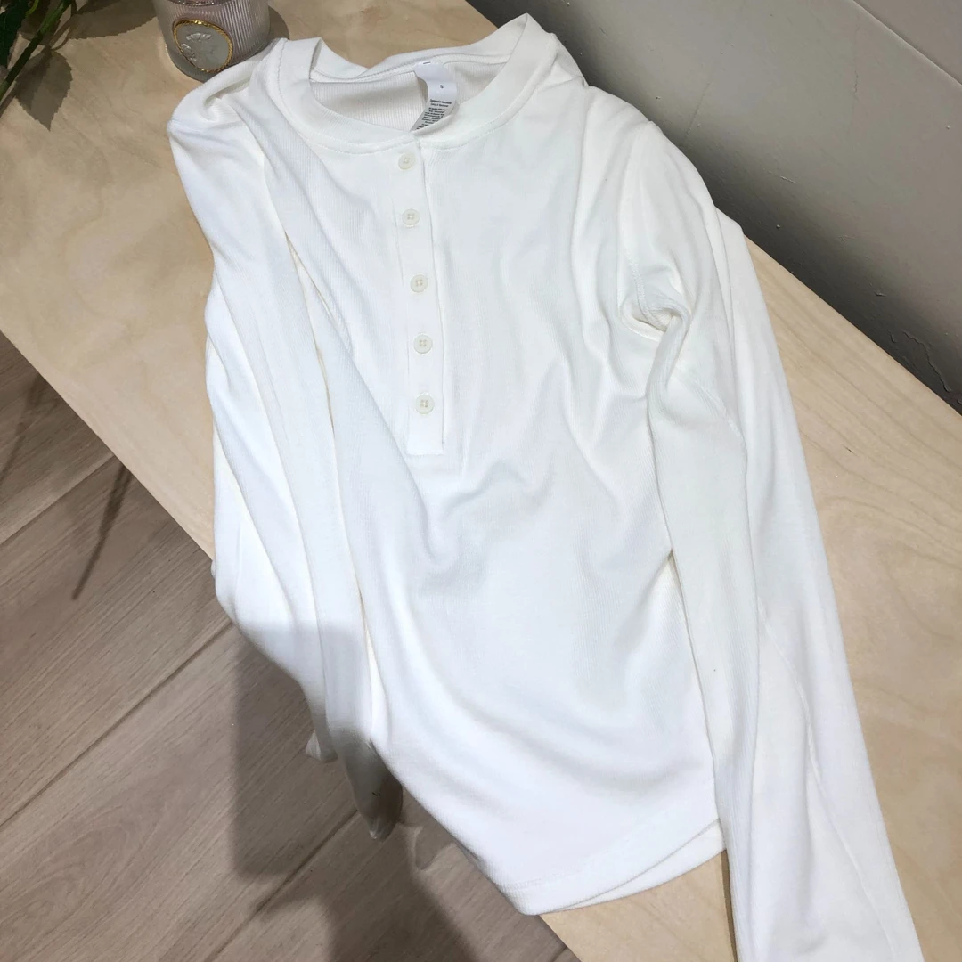 路一.韩国 Seoulbm 漫画身材 5粒扣打底 DP25022713