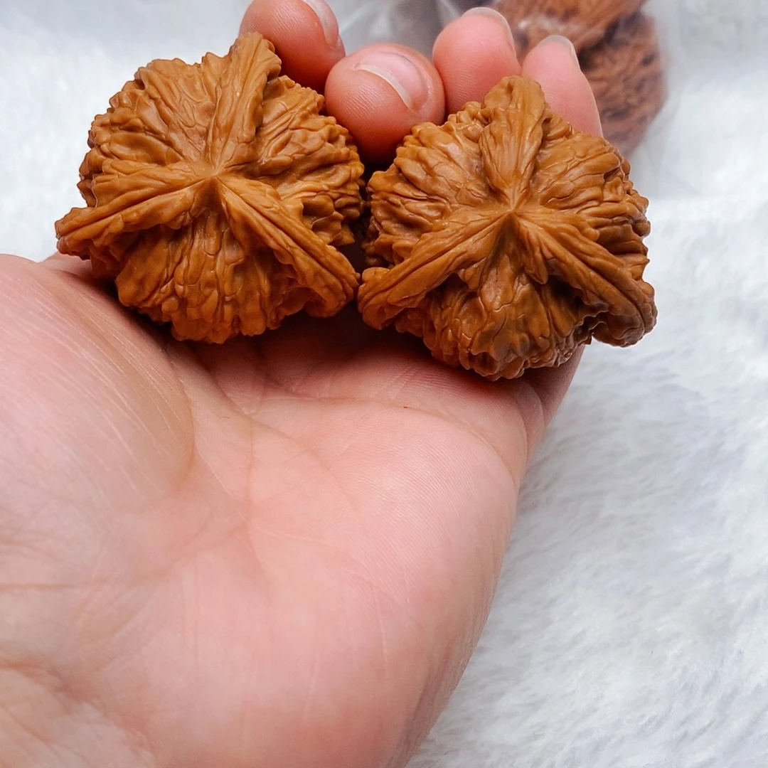 明****文玩核桃吊坠三棱