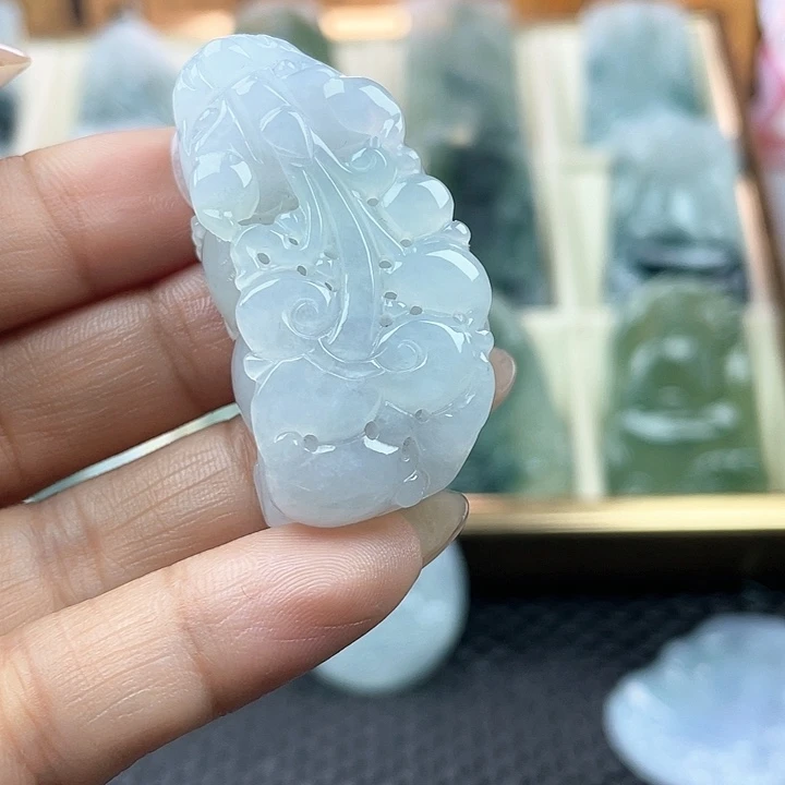 颈饰未镶嵌翡翠天然翡翠A货貔貅