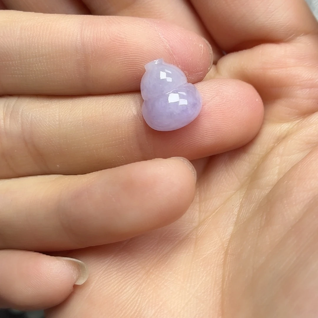 翡翠未镶嵌颈饰紫葫芦