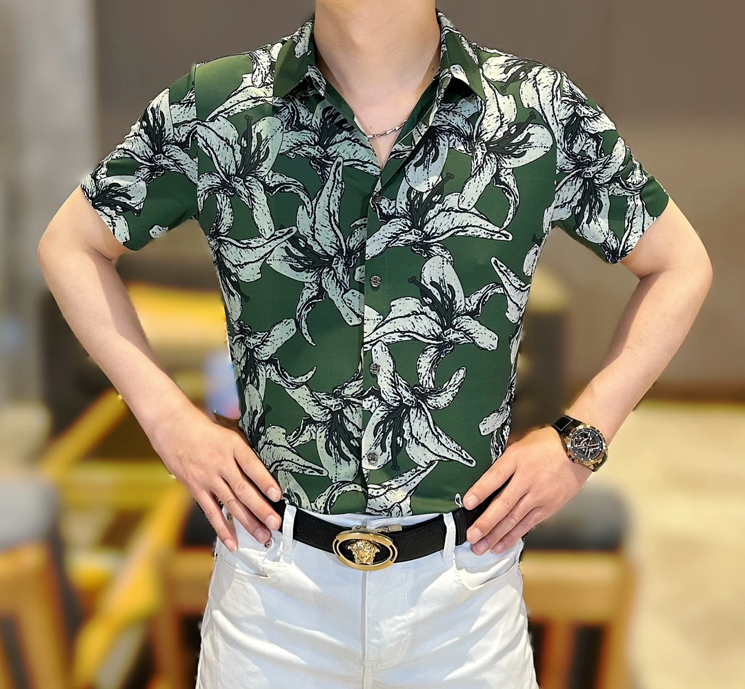 2025男士夏季新款时尚休闲薄款个性修身花朵印花衬衫领短袖T恤