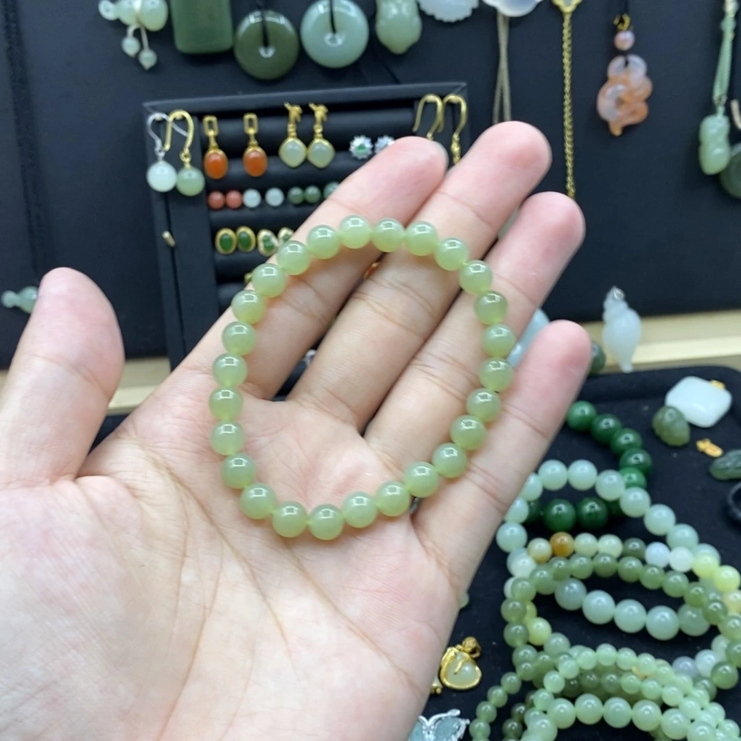 晓***悟和田玉未镶嵌颈饰