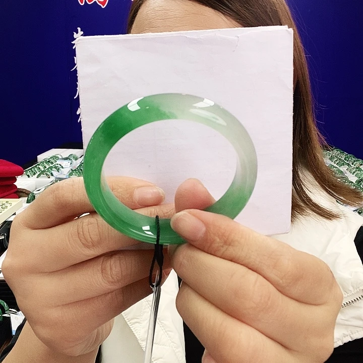 石英质玉（非洲翠）未镶嵌手镯