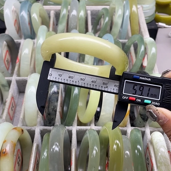 蛇纹石玉未镶嵌手镯29