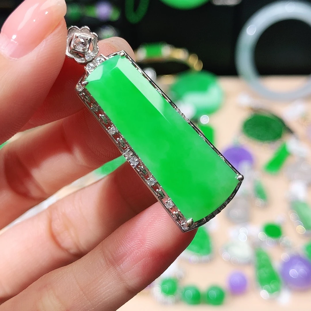 翡翠18K金镶嵌吊坠(不含链)