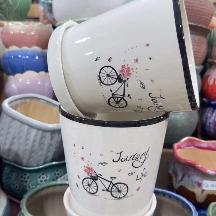 凑9块包邮，有孔，陶瓷花盆