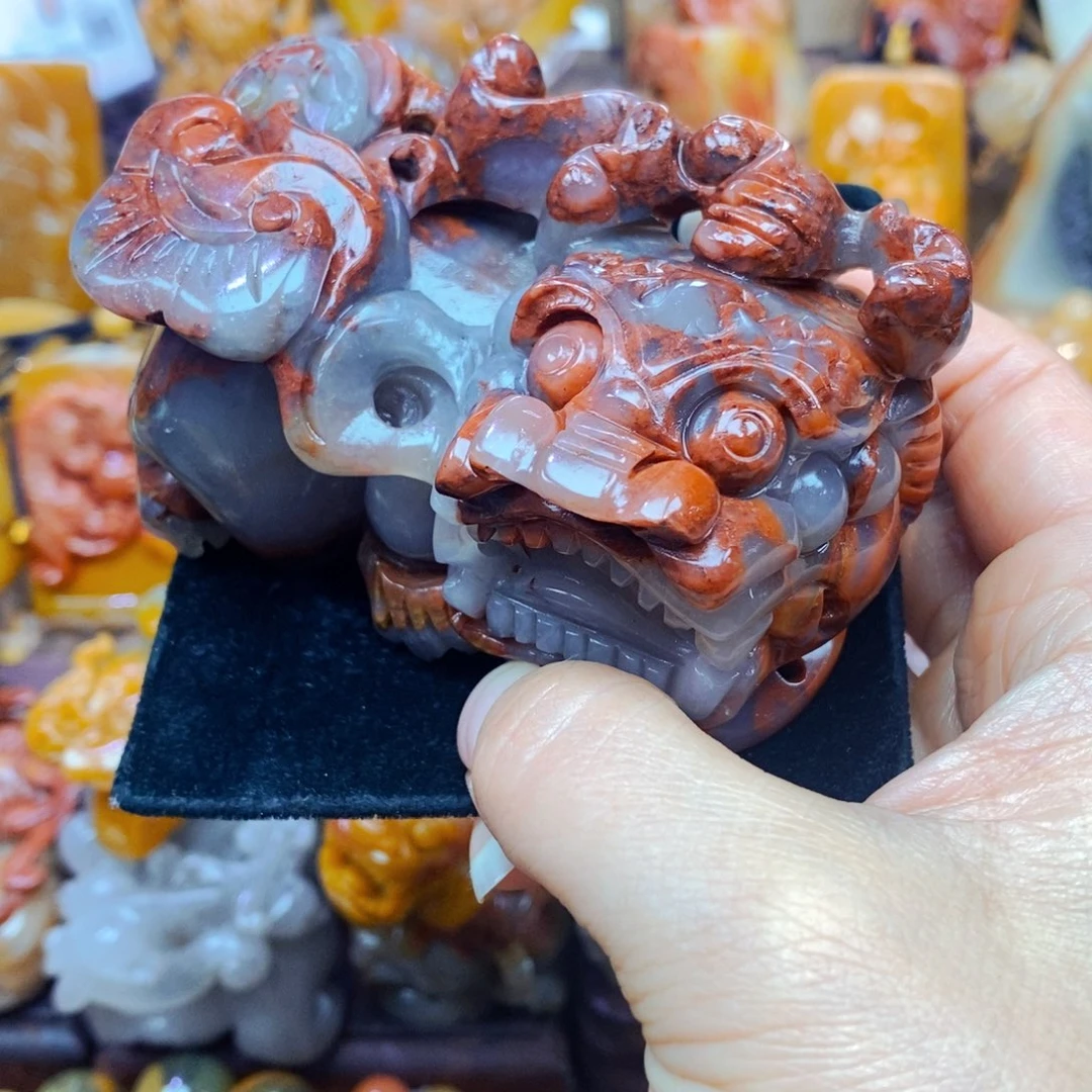 未镶嵌石英质玉（黄龙玉）颈饰
