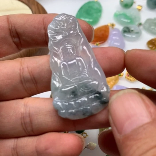 翡翠颈饰未镶嵌翡翠