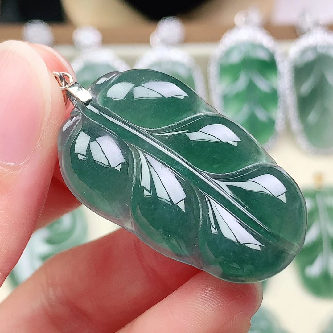 翡翠未镶嵌颈饰吊坠