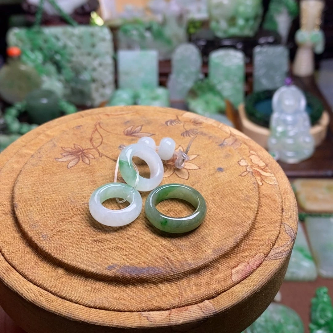 是***吖翡翠未镶嵌颈饰11111111111111