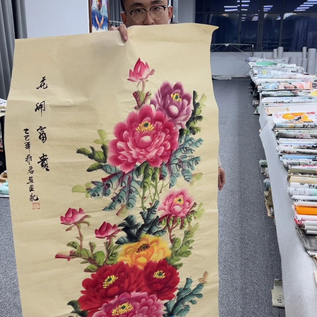 国画卖字画的小男孩