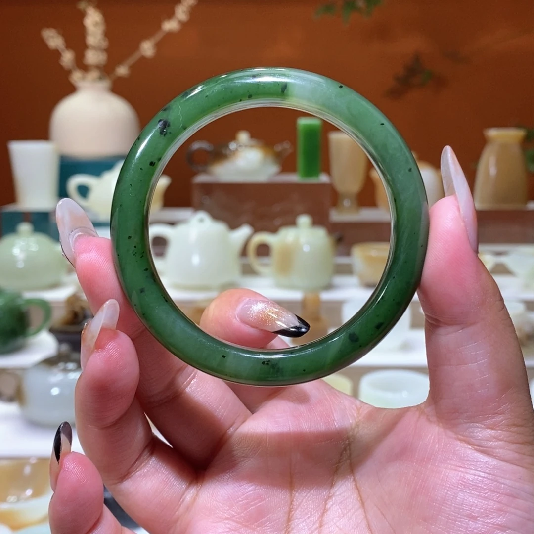 未镶嵌和田玉挂件碧玉菠菜绿手镯微包容55.6mm