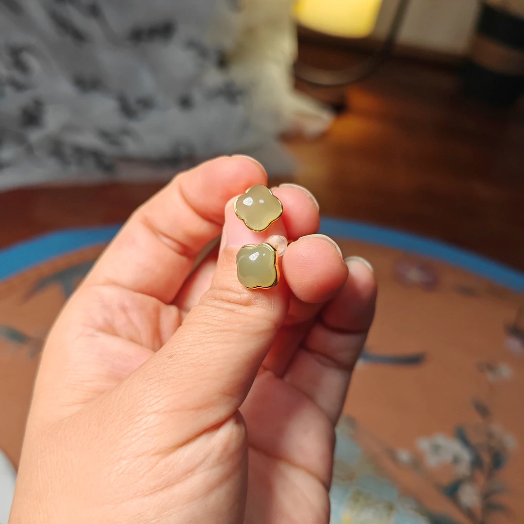 纯天然和田玉四叶草银镀金防过敏耳饰小众高级