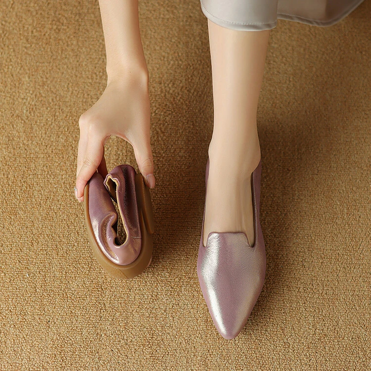 巨软真皮防掉跟后松紧单鞋女春秋新款法式气质尖头中口平底小皮鞋