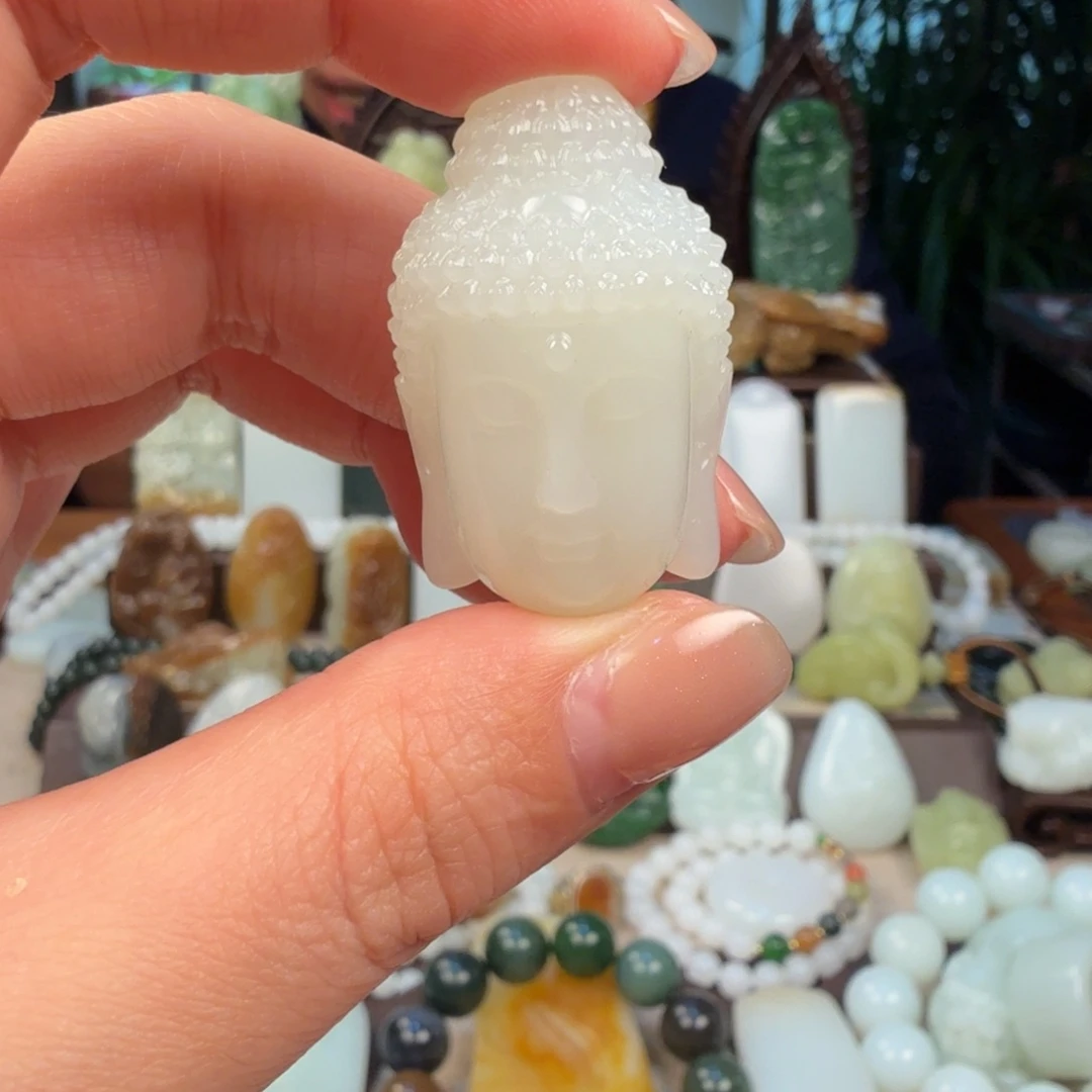 用***3和田玉未镶嵌颈饰