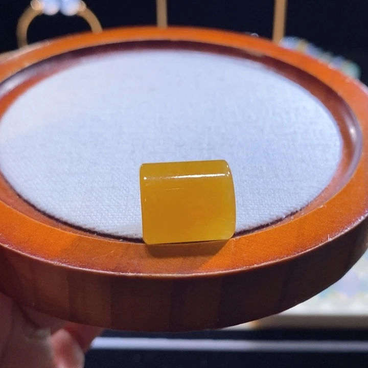 翡翠未镶嵌吊坠(不含链)翡翠满黄桶珠