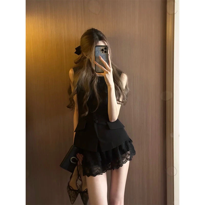 夏季新款赫本风气质辣妹设计感修身背心马甲高腰显瘦休闲半身裙女