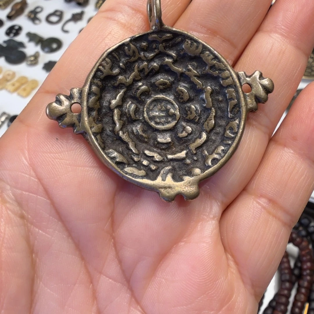 金属材质配件一个