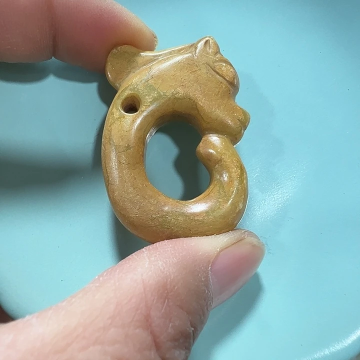 透闪石质玉未镶嵌挂件