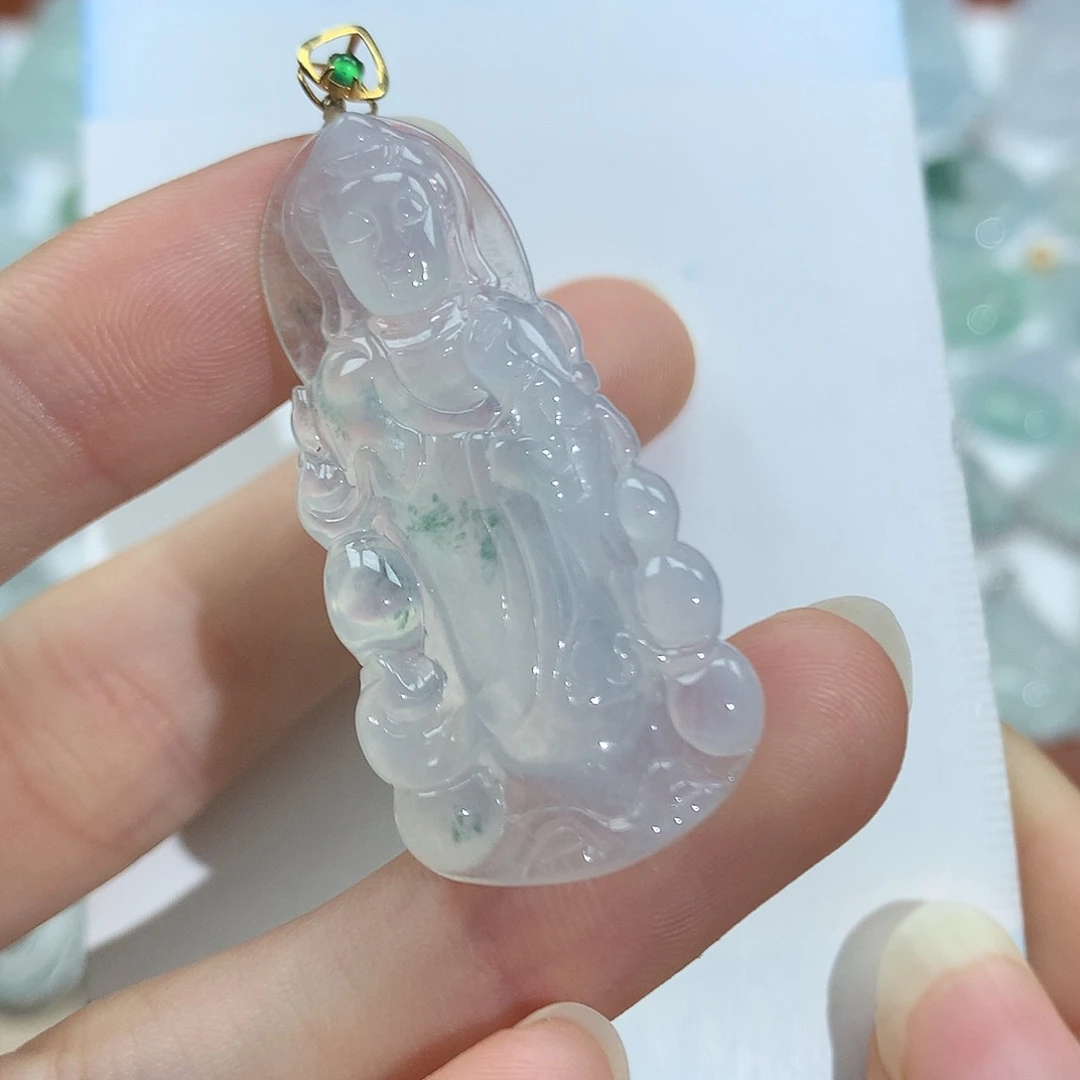 翡翠18K金镶嵌颈饰观音