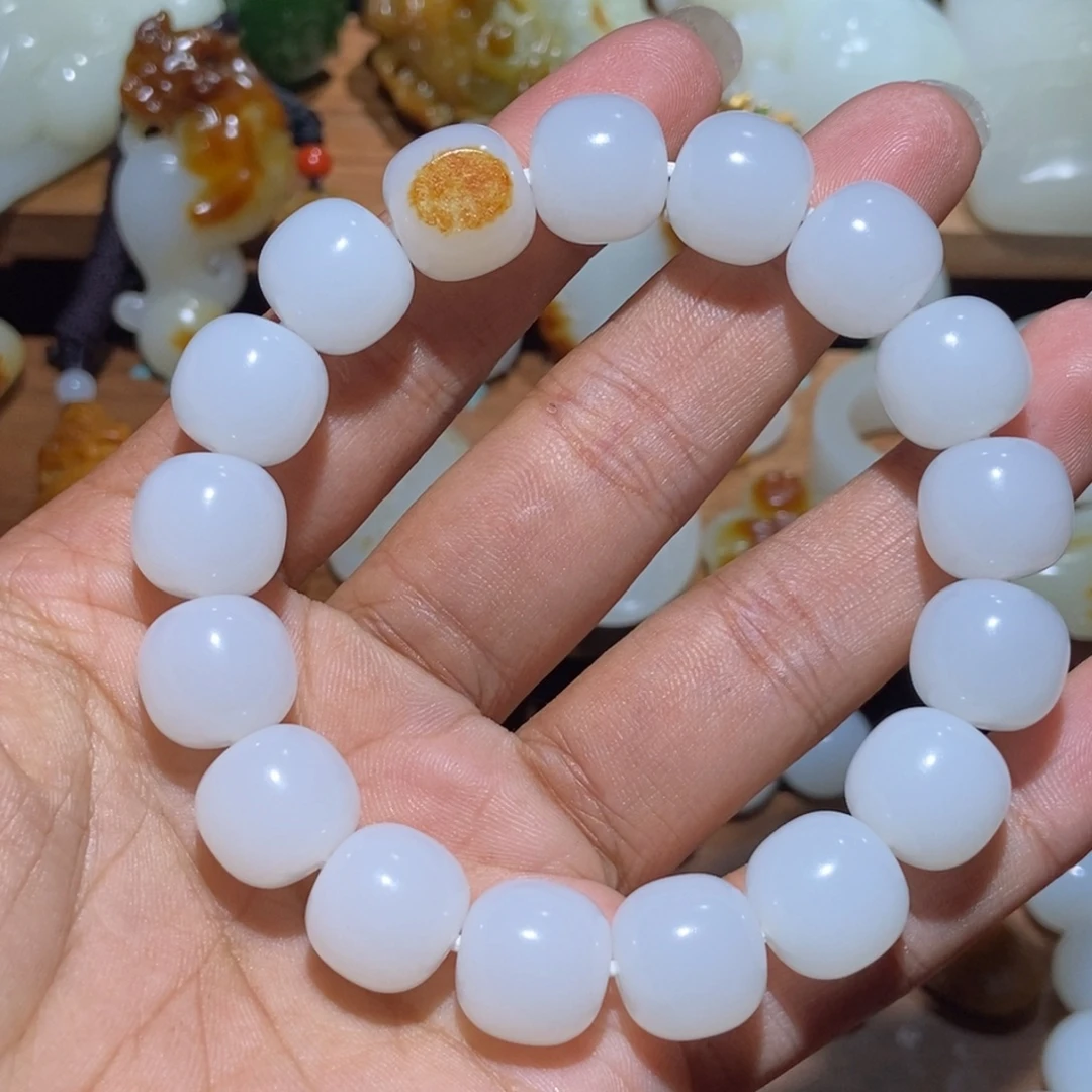 6***7和田玉未镶嵌颈饰