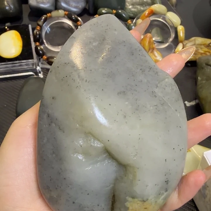 花***。和田玉未镶嵌挂件