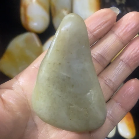 和田玉(糖玉)未镶嵌挂件