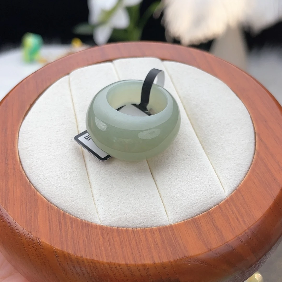 和田玉未镶嵌戒指l43。冰透且末蓝馒头。17.3。不退换