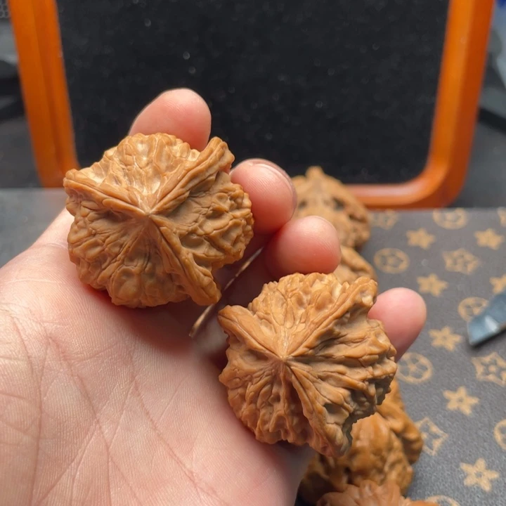 核桃雨花石三棱文玩核桃