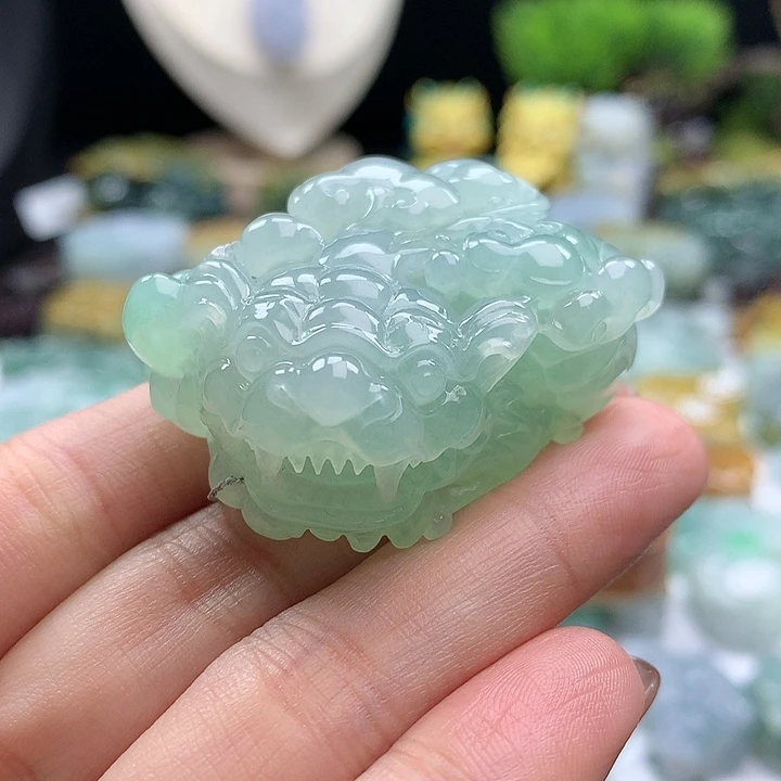 翡翠未镶嵌颈饰貔貅43