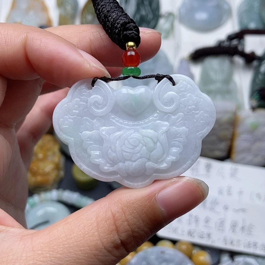 翡翠吊坠(不含链)未镶嵌翡翠