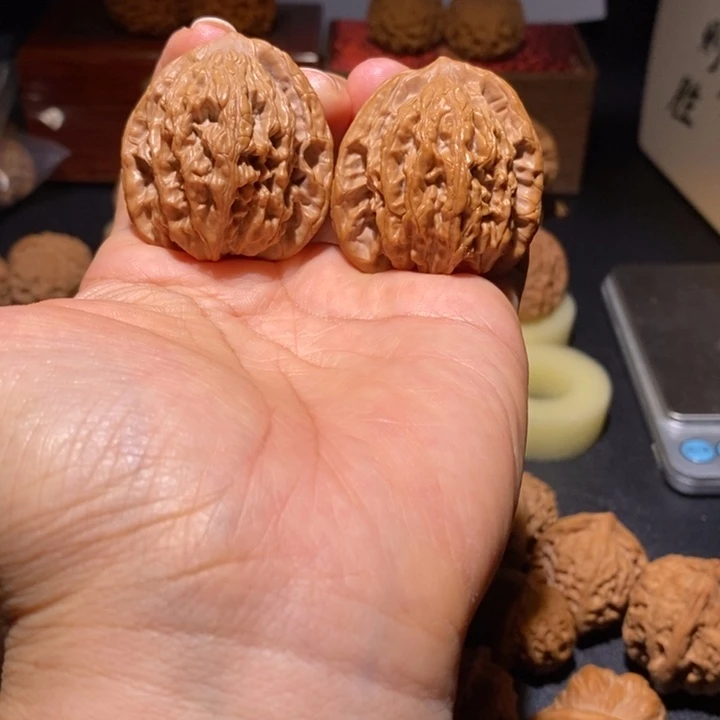 文玩核桃吊坠麦穗虎头