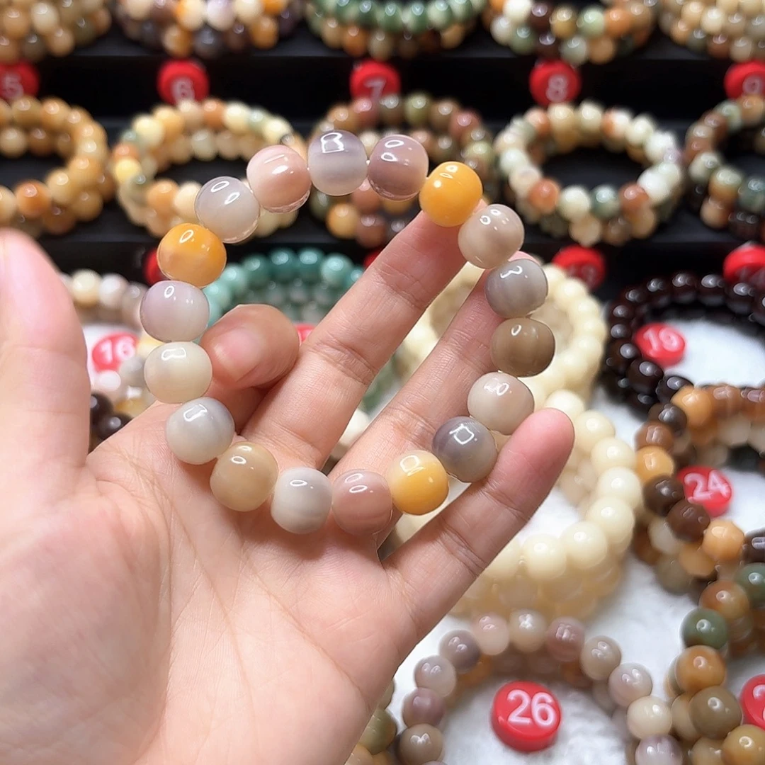 吊坠菩提根/象牙果鲨鱼背